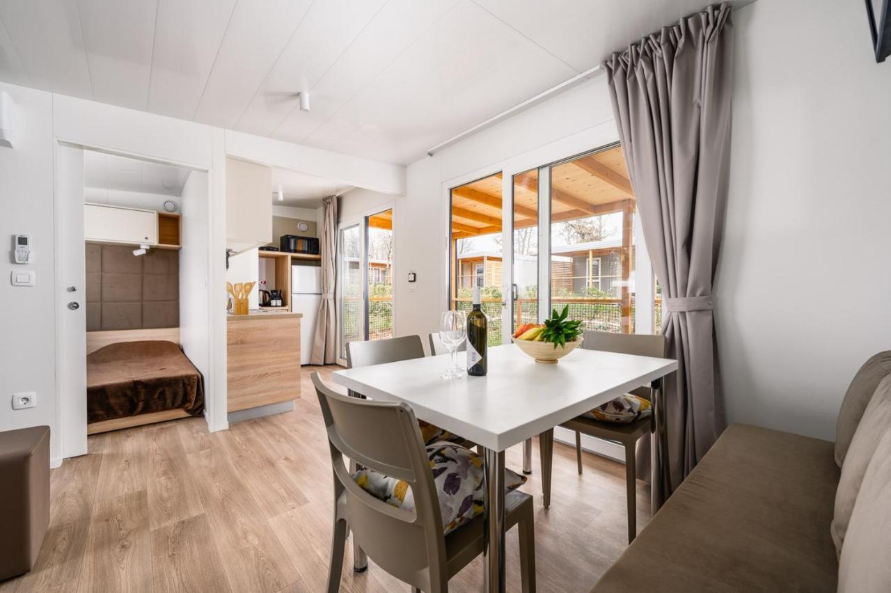 Adriamar Mobile Homes In Camping Park أوماغ المظهر الخارجي الصورة