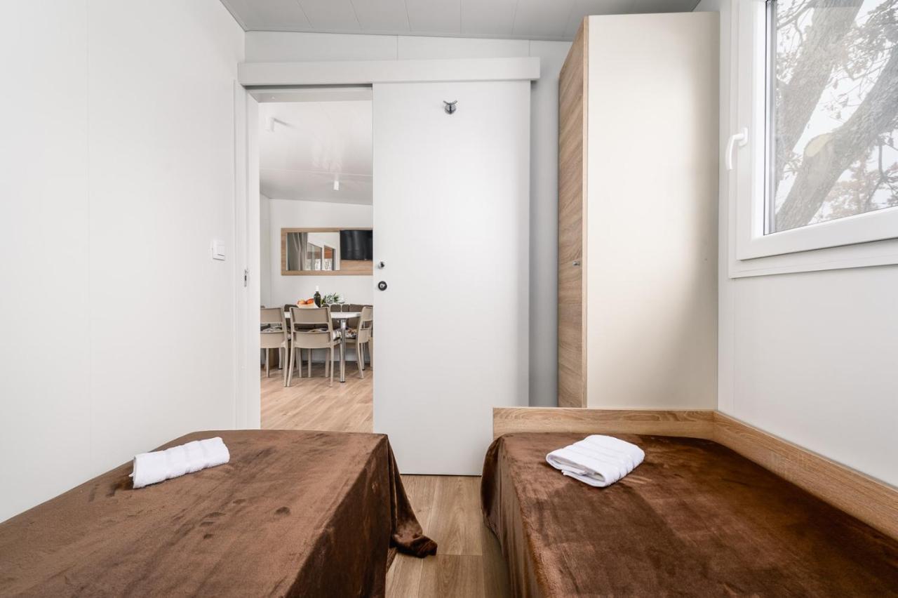 Adriamar Mobile Homes In Camping Park أوماغ المظهر الخارجي الصورة