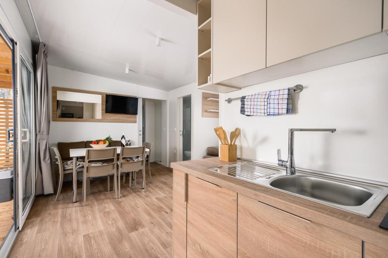 Adriamar Mobile Homes In Camping Park أوماغ المظهر الخارجي الصورة